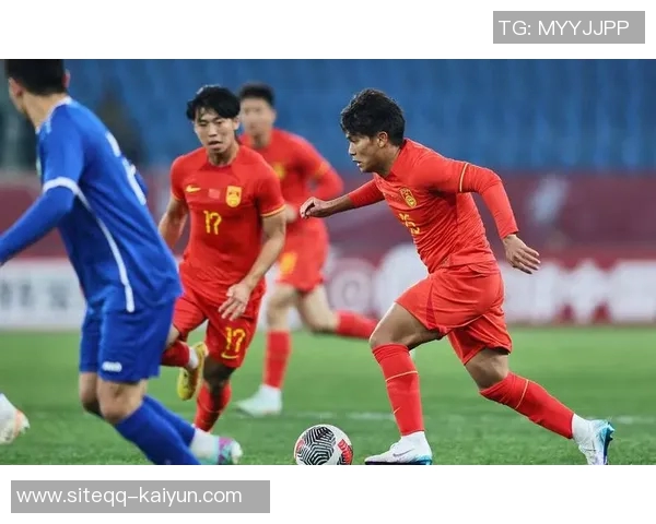 蒯纪闻赛后手臂缠绷带半场被换下愿无大碍引发球迷关心 蒯纪闻赛后手臂缠绷带半场被换下愿无大碍引发球迷关心